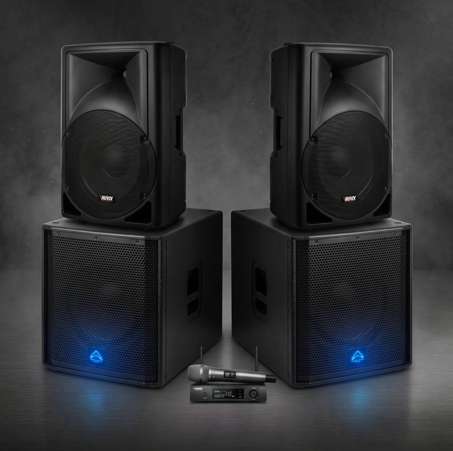 Nivel Intermedio: dos cajas acústicas activas sobre dos subbajos y micrófono inalámbrico